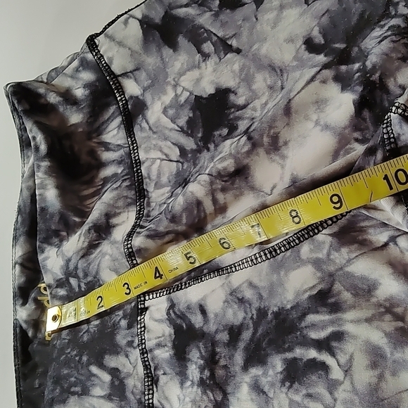 Madden NYC - women's leggings gym attire - Size: L - black/ grey/white - Picture 3 of 7